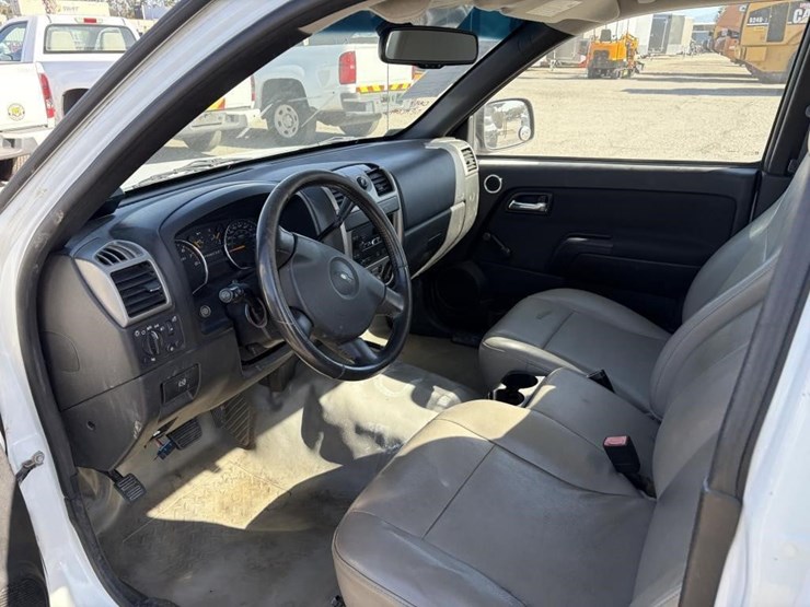 2011-chevrolet-colorado-image-9