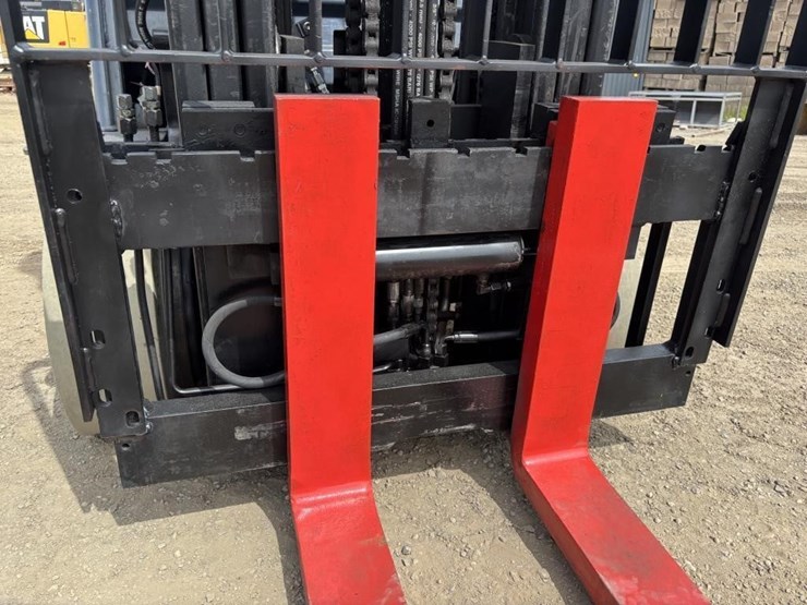 2013-toyota-8fgcu32-image-11