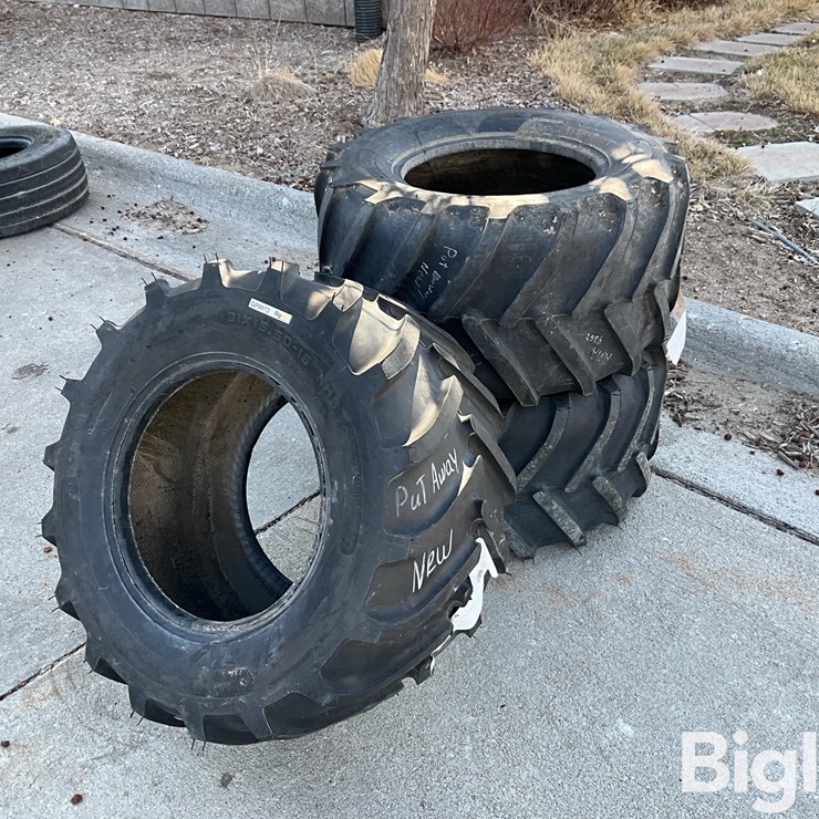 S.T.A 31x15.5-15 NHS Tires