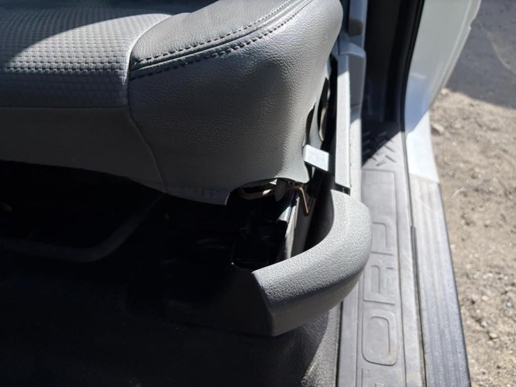 2014-ford-f150-image-16