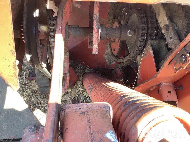 1980-new-holland-495-image-13