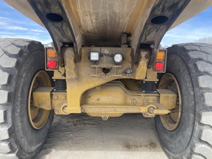 caterpillar-730-image-22