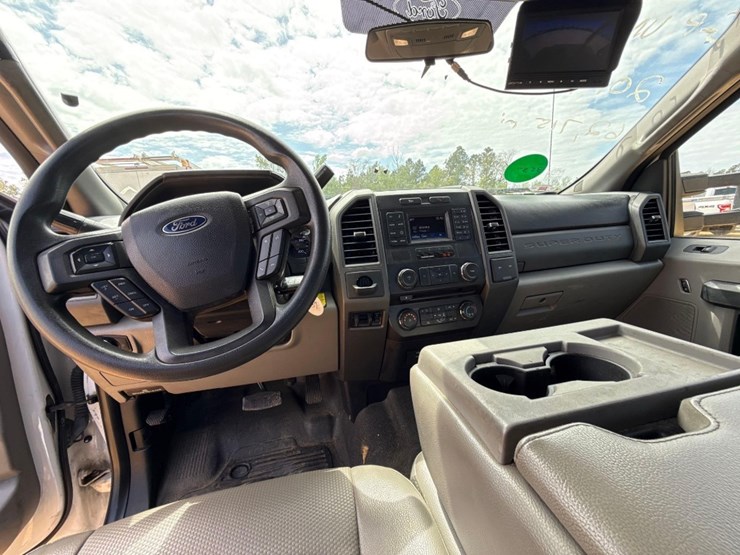 2017-ford-f450-xl-image-22