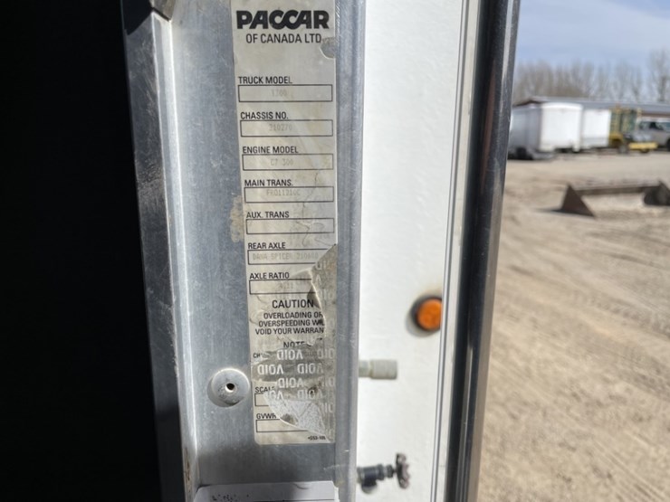 2007-kenworth-t300-image-43