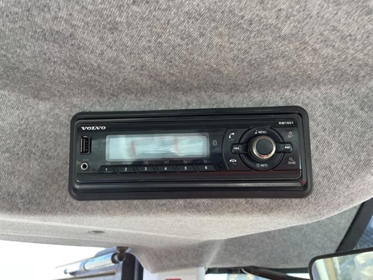 2021-volvo-l220h-image-47