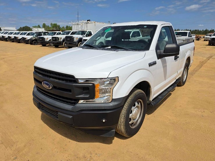2019-ford-f150-xl-image-1