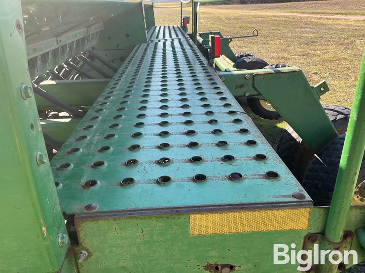 john-deere-1560-image-18