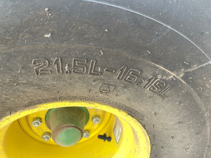 john-deere-560m-image-10