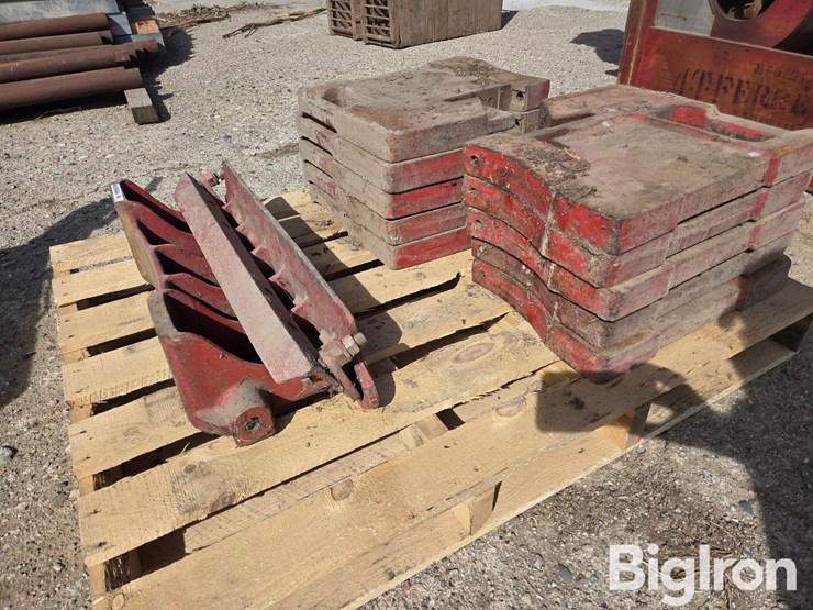 international-front-tractor-weights-image-7