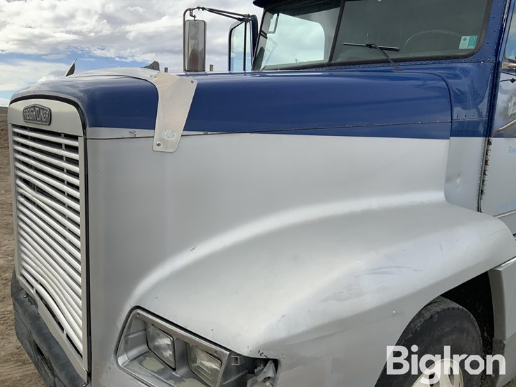 1995-freightliner-fld120-image-10