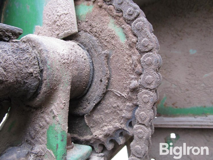 john-deere-224-image-16