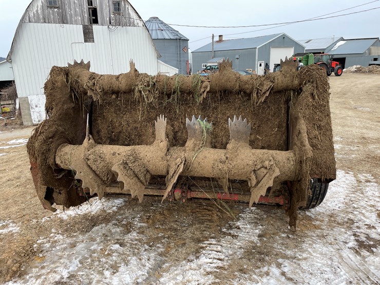 2020-new-holland-195-image-11