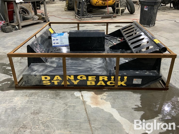 2025-massey-ferguson-730-image-4