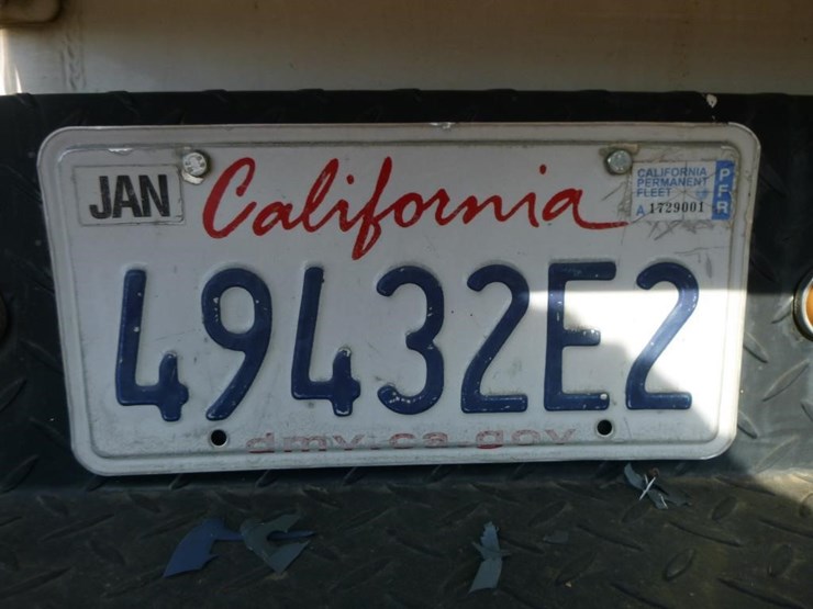 2017-chevrolet-2500-image-35