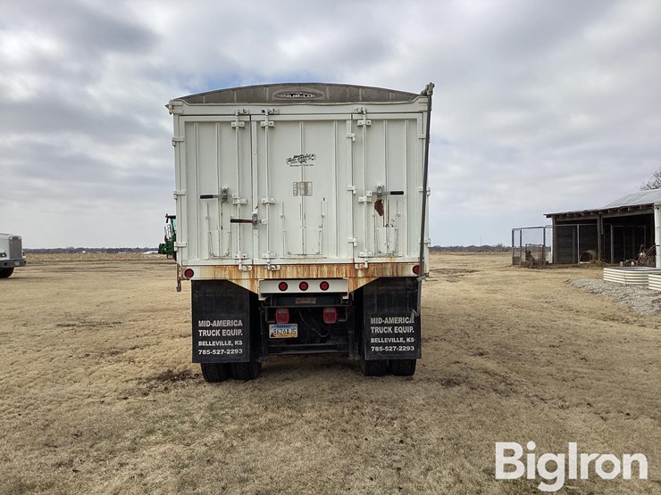 2000-international-8100-image-6