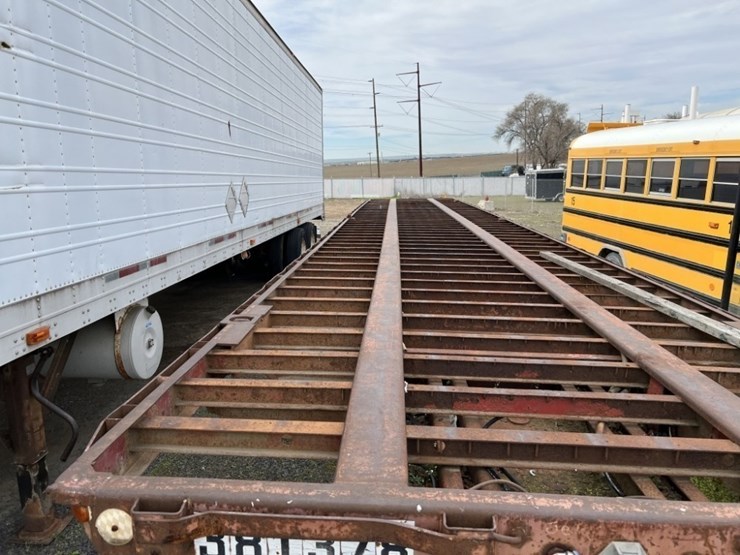 1985-utility-flatbed-image-19