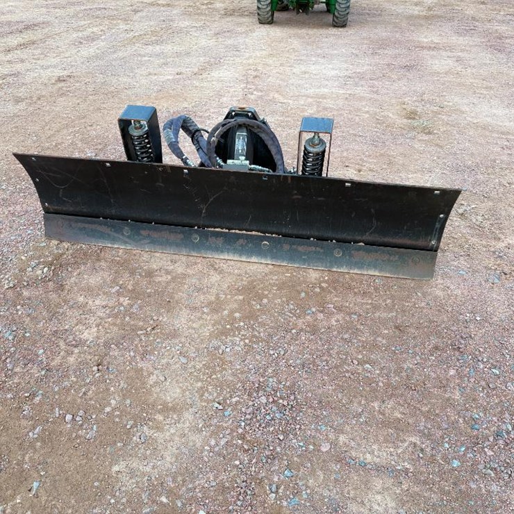 2019 JOHN DEERE 3033R