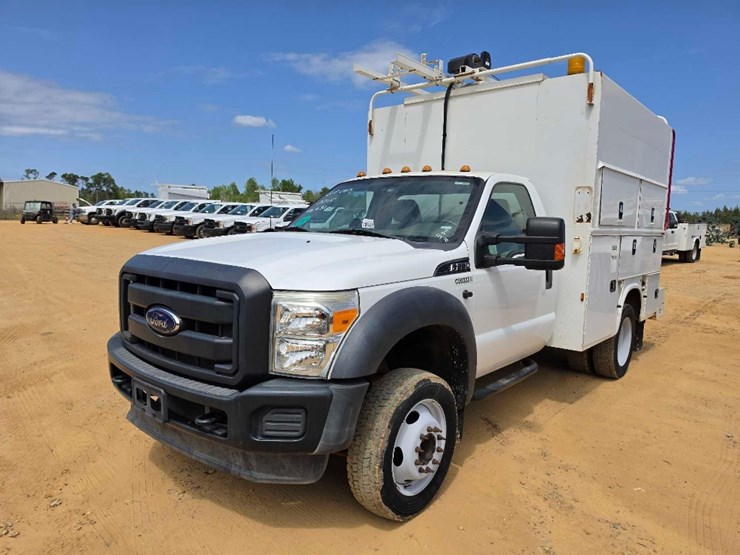 2015-ford-f550-image-1