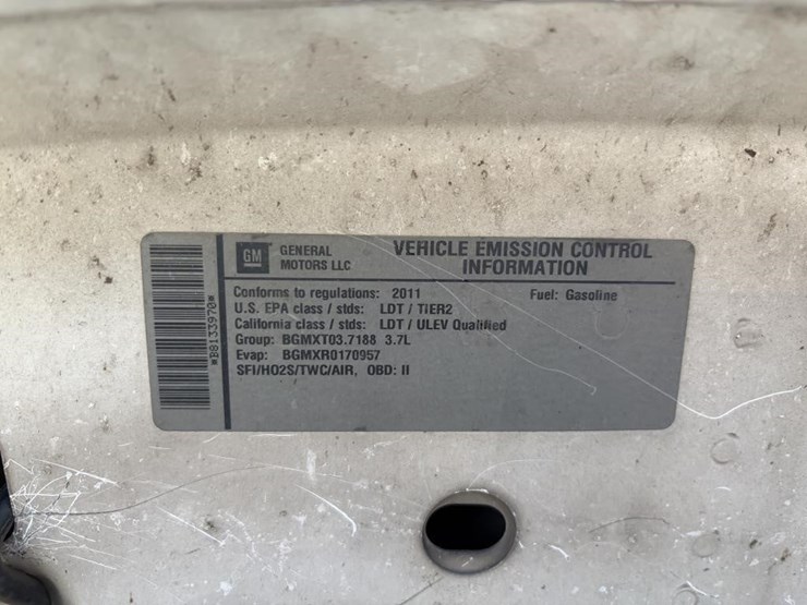 2011-chevrolet-colorado-image-24