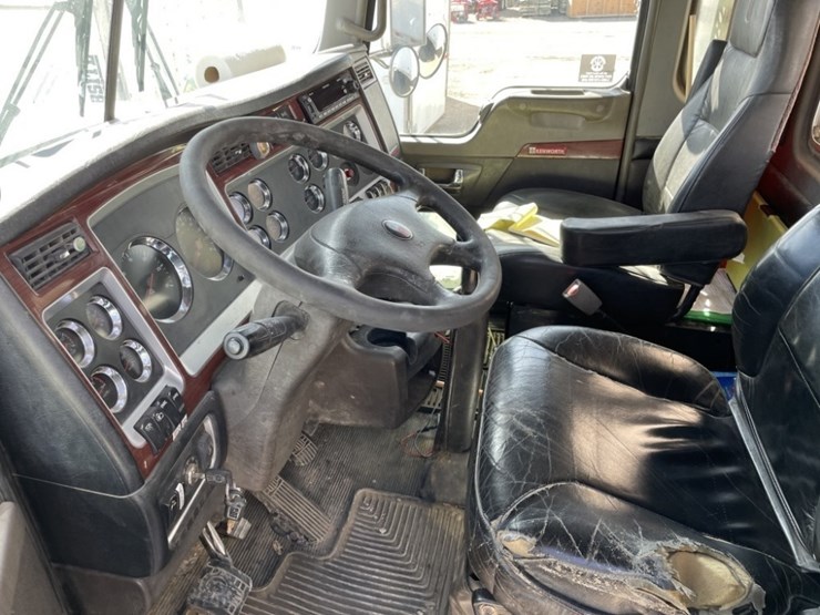 2007-kenworth-w900b-image-5