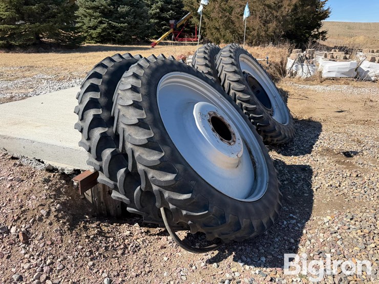 firestone-12.4r54-tractor-tires-image-4