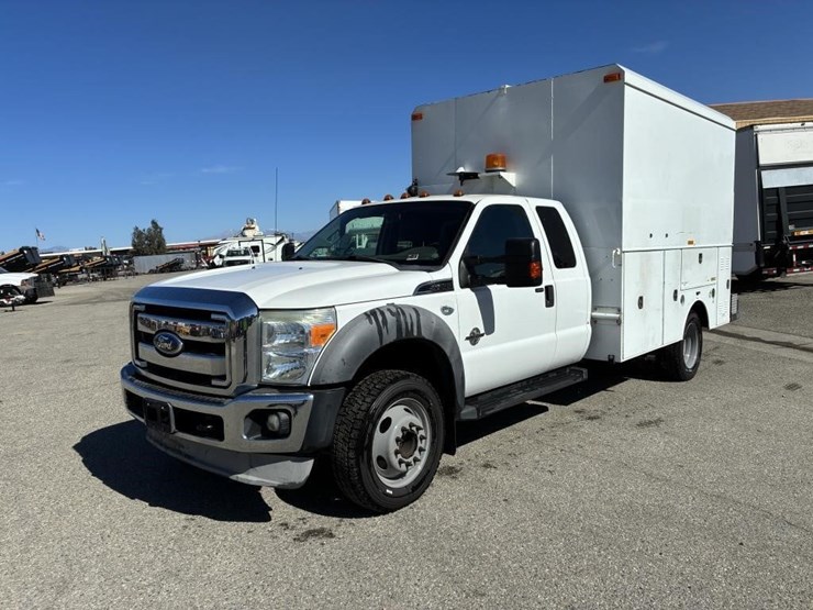 2011-ford-f550-image-1