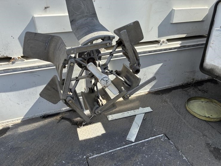 2015-ford-f550-xlt-image-14