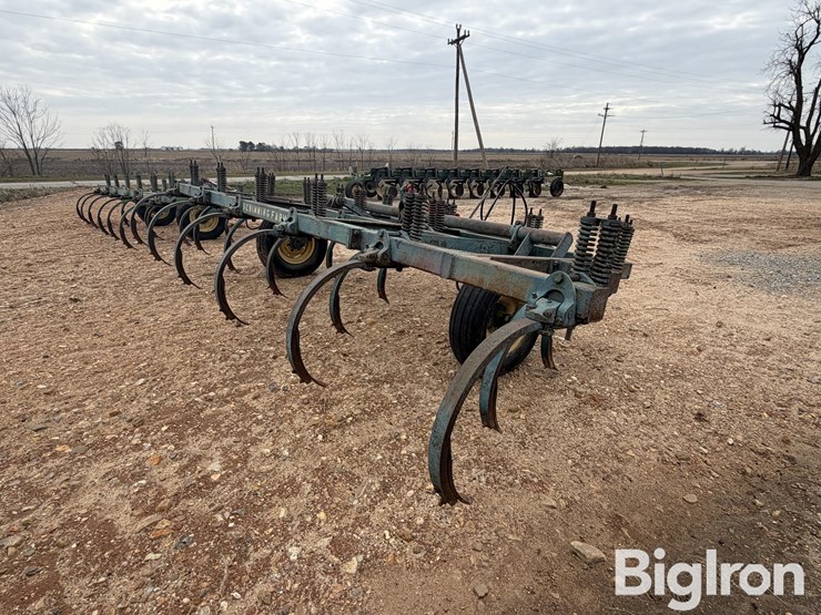 john-deere-100-image-5