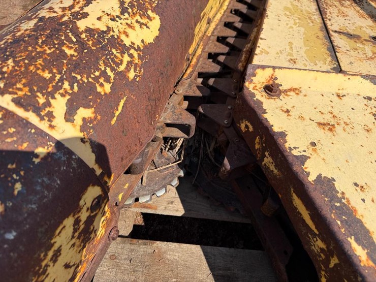 new-holland-822-image-8