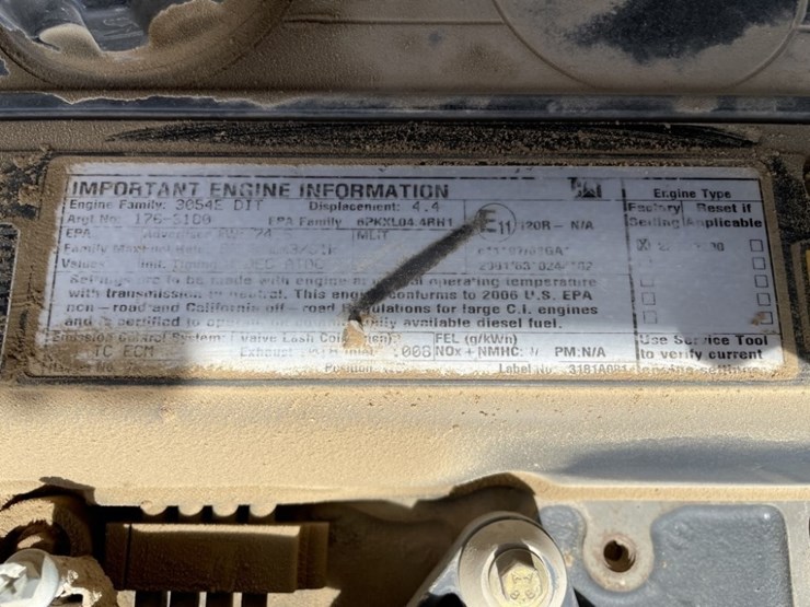 2006-caterpillar-th460b-image-16