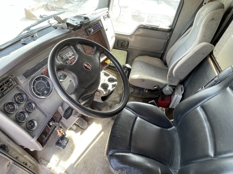 2006-kenworth-t300-image-16