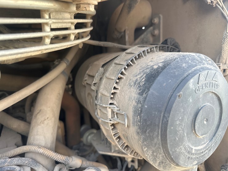 2017-caterpillar-239d-image-45