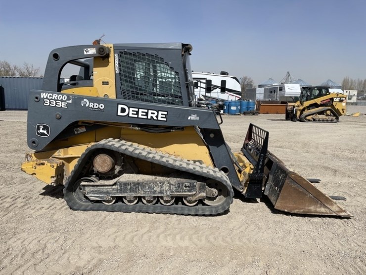 2013-deere-333e-image-6