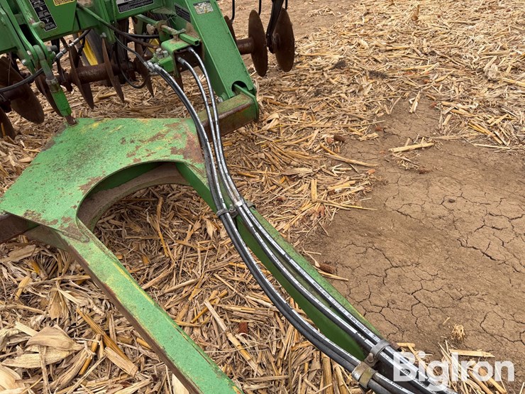 john-deere-630-image-12