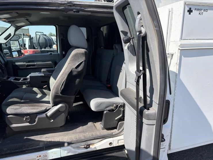 2015-ford-f550-sd-image-11