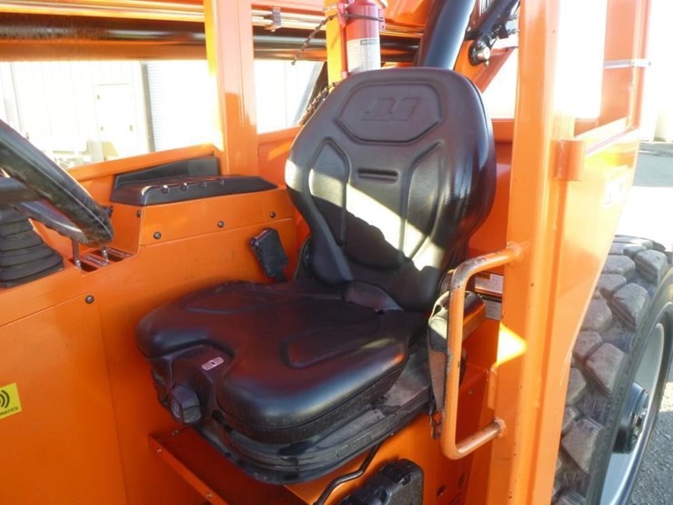 2018-jlg-8042-image-20