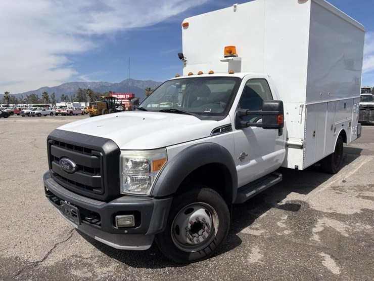 2012-ford-f550-image-1