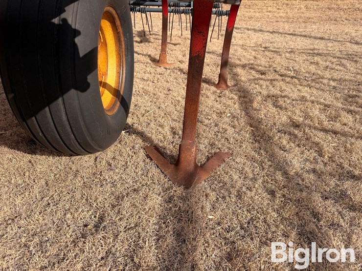 massey-ferguson-128-image-19