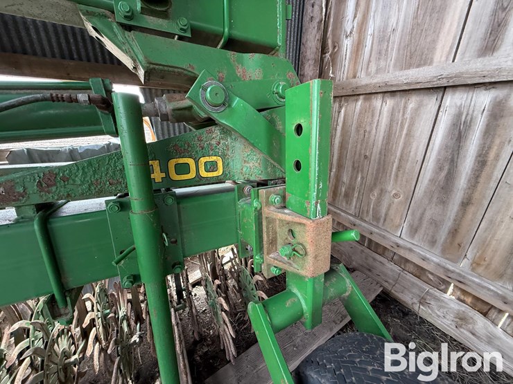 john-deere-400-image-13