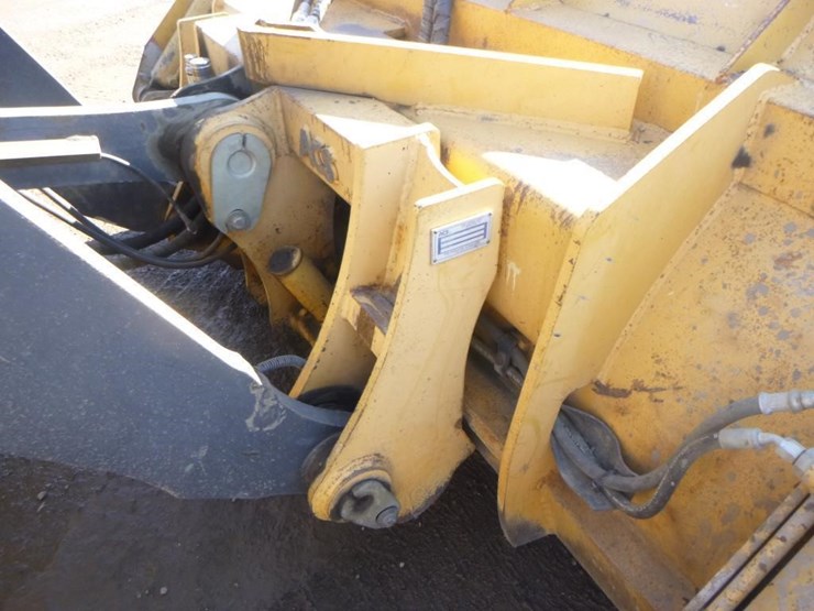 2005-deere-624j-image-14