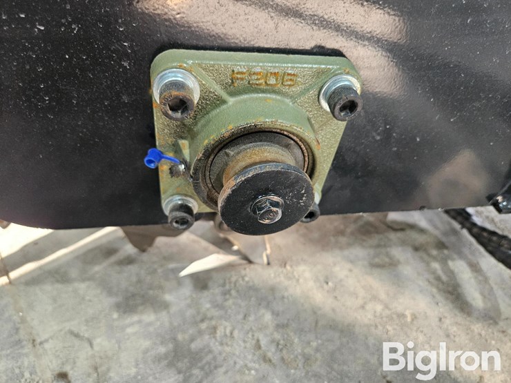 2025-massey-ferguson-730-image-13