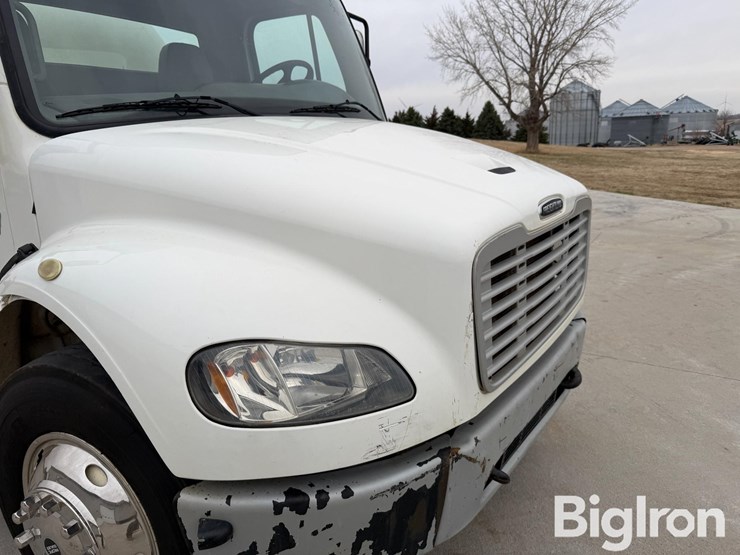 2016-freightliner-m2-tanker-truck-image-13