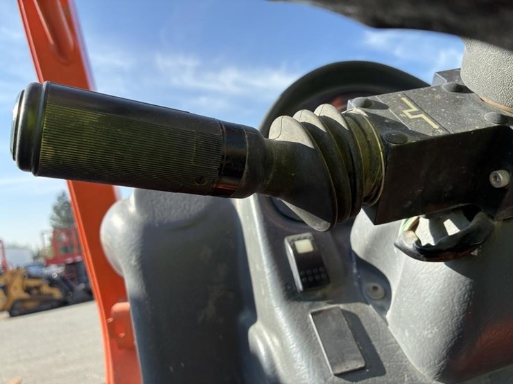 2015-jlg-g5-18a-image-15