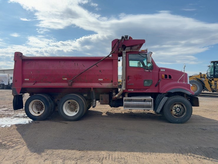 2008-sterling-lt9500-image-6