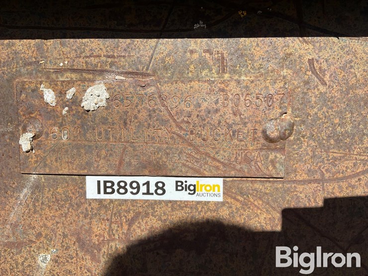 melroe-60"-concrete-utility-bucket-image-12