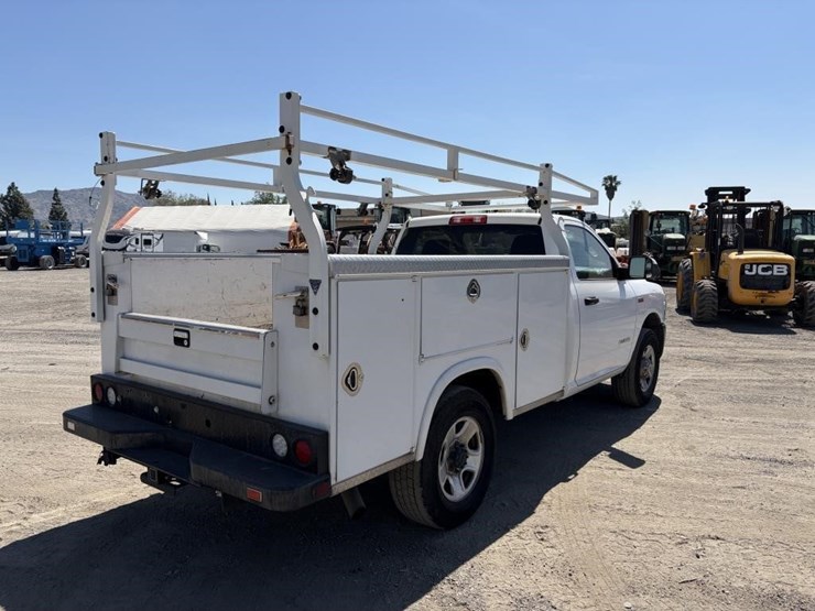 2019-ram-2500-hd-image-3