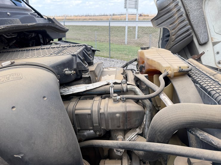 2018-freightliner-122sd-image-68