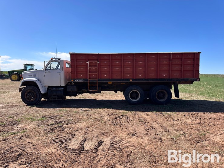 1977-gmc-9500-image-8