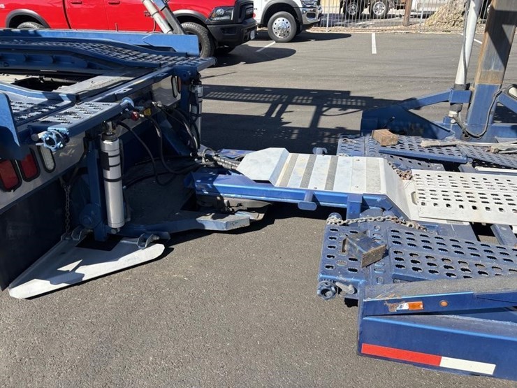 2017-peterbilt-389-image-12