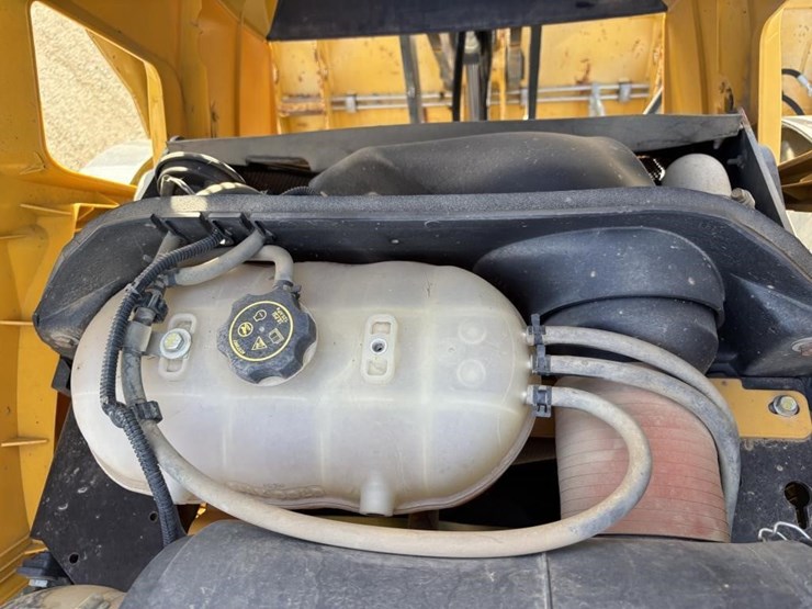 2018-deere-210lep-image-44